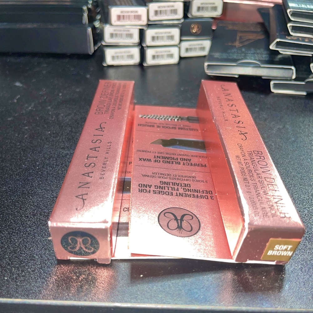 Anastasia Beverly Hills Brown Definer